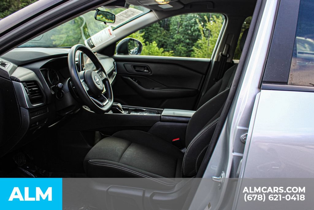 Used 2024 Nissan Rogue S FWD image 16