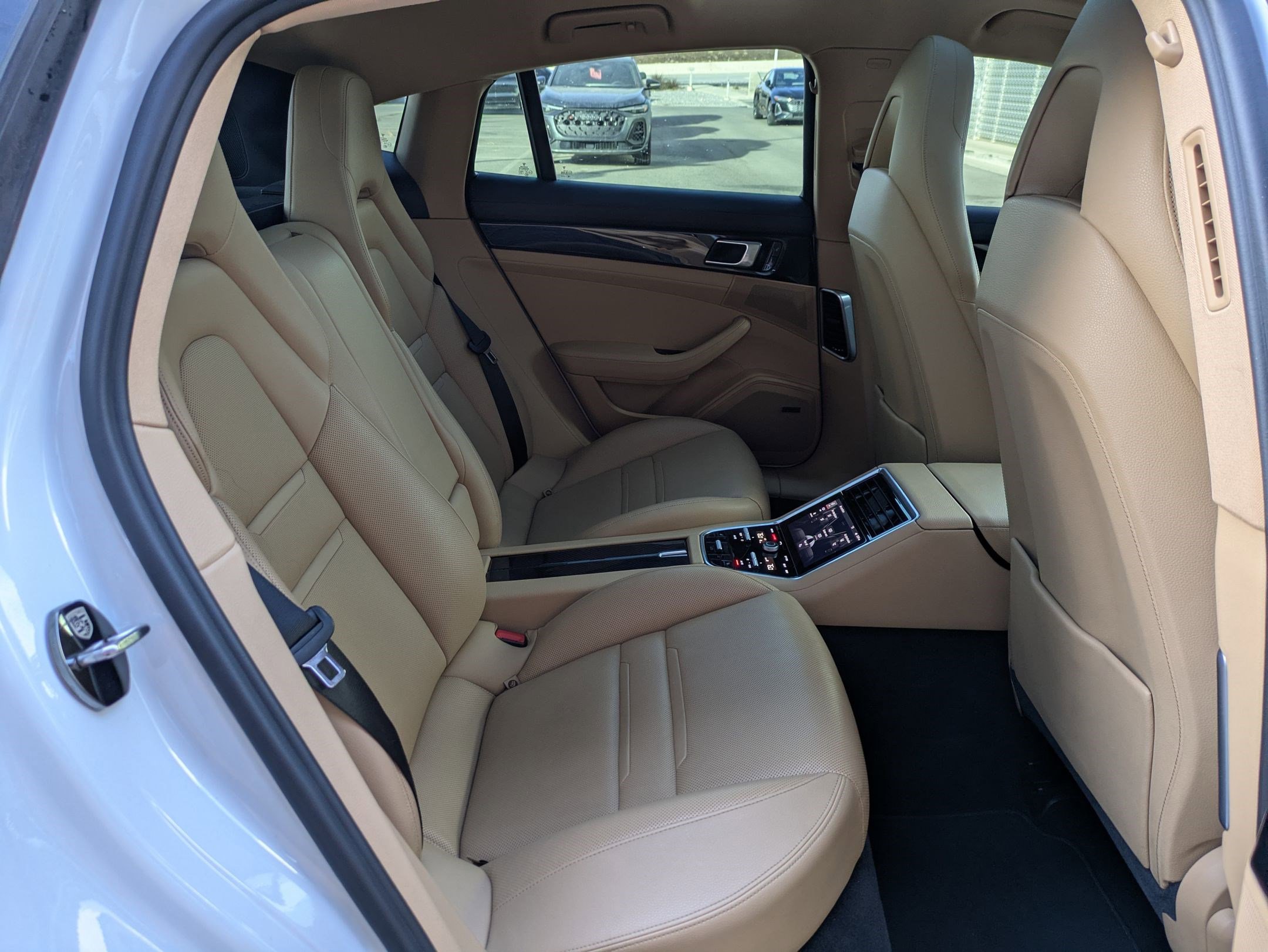 Used 2018 Porsche Panamera 4 image 27