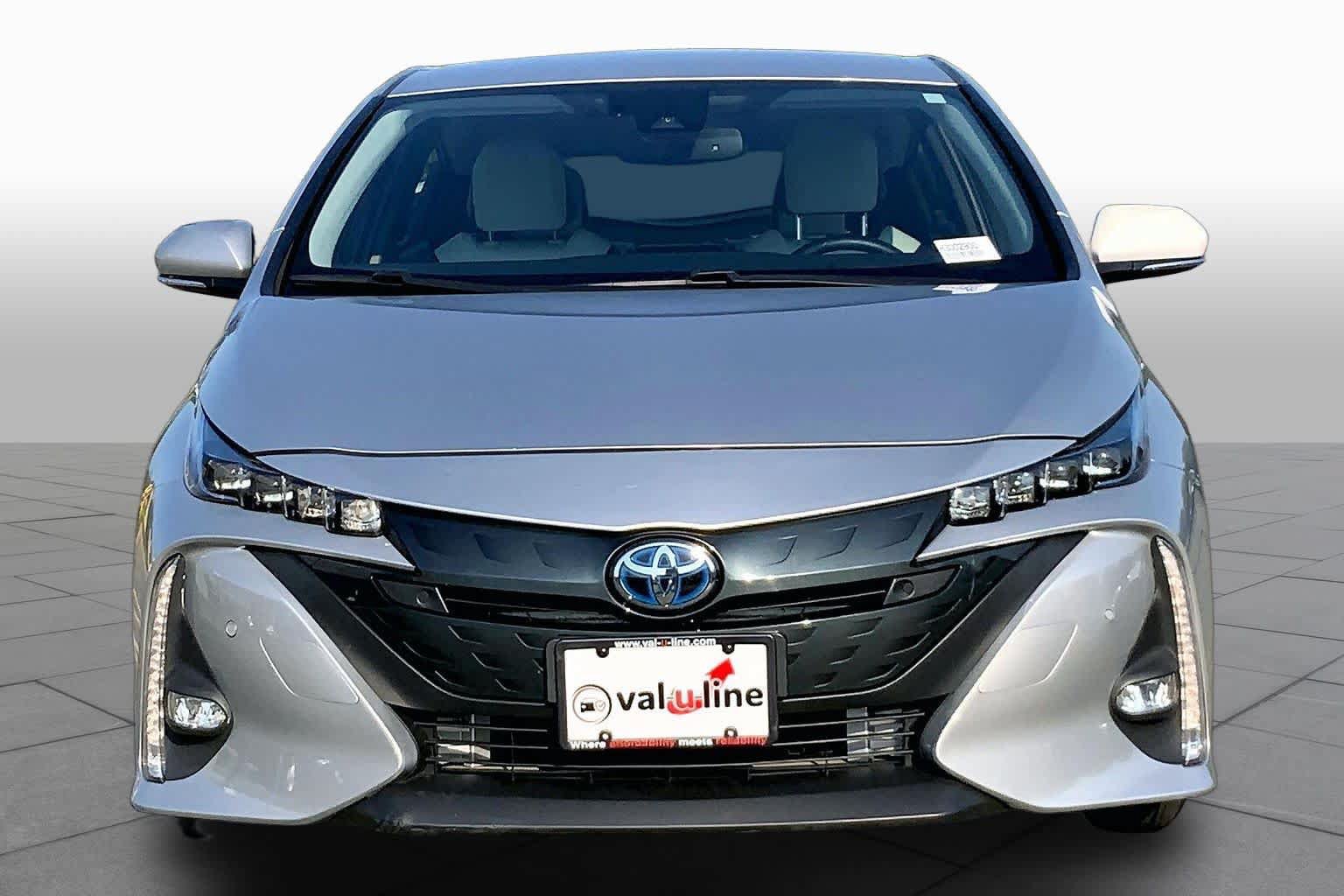 Used 2017 Toyota Prius Prime Advanced FWD image 4