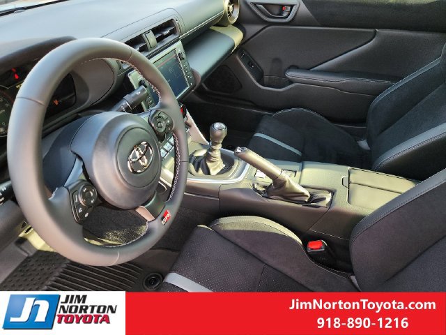 Used 2026 Toyota GR86 Premium w/ Performance Package RWD image 27