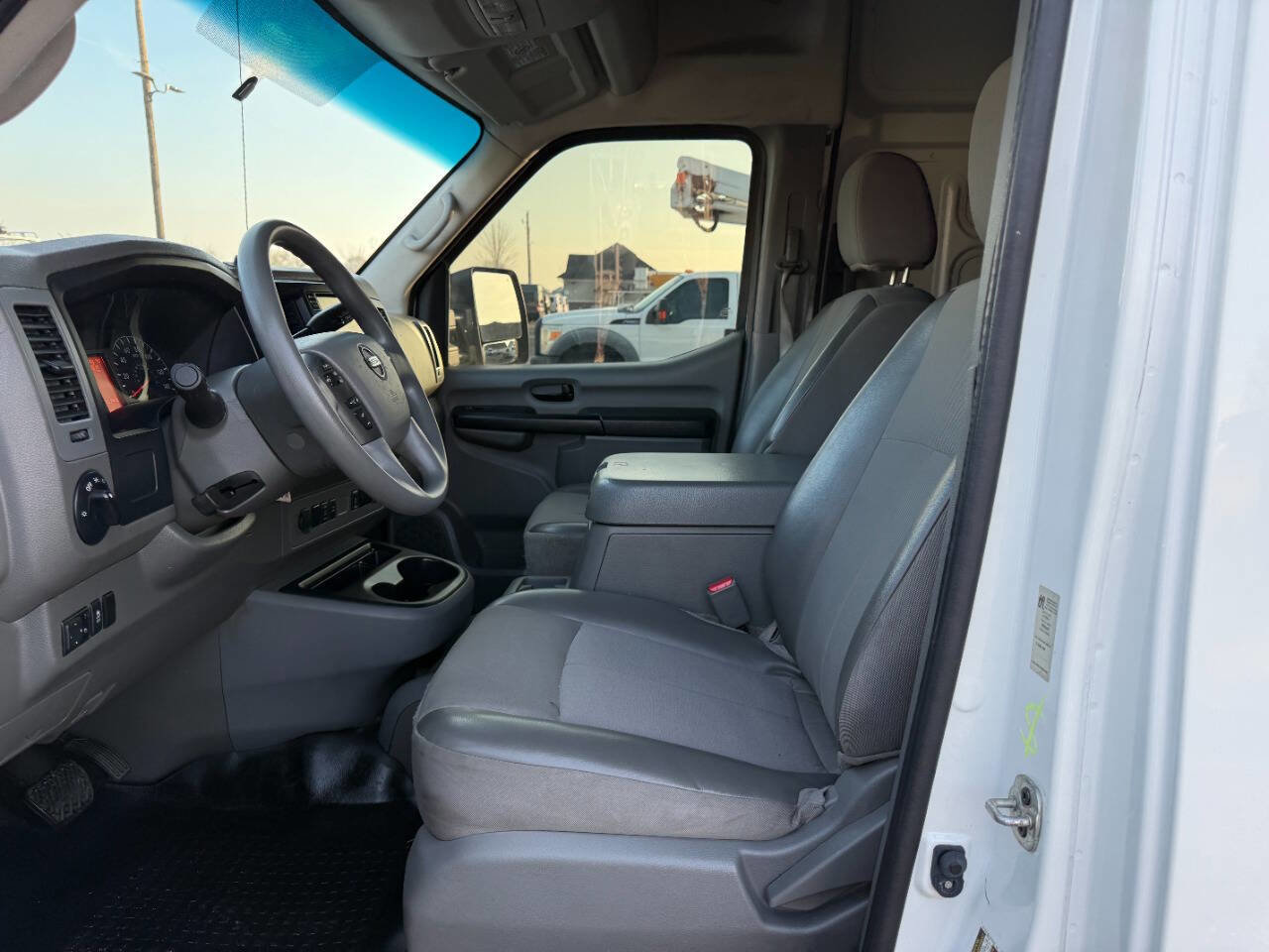 Used 2021 Nissan NV 2500 SV image 15