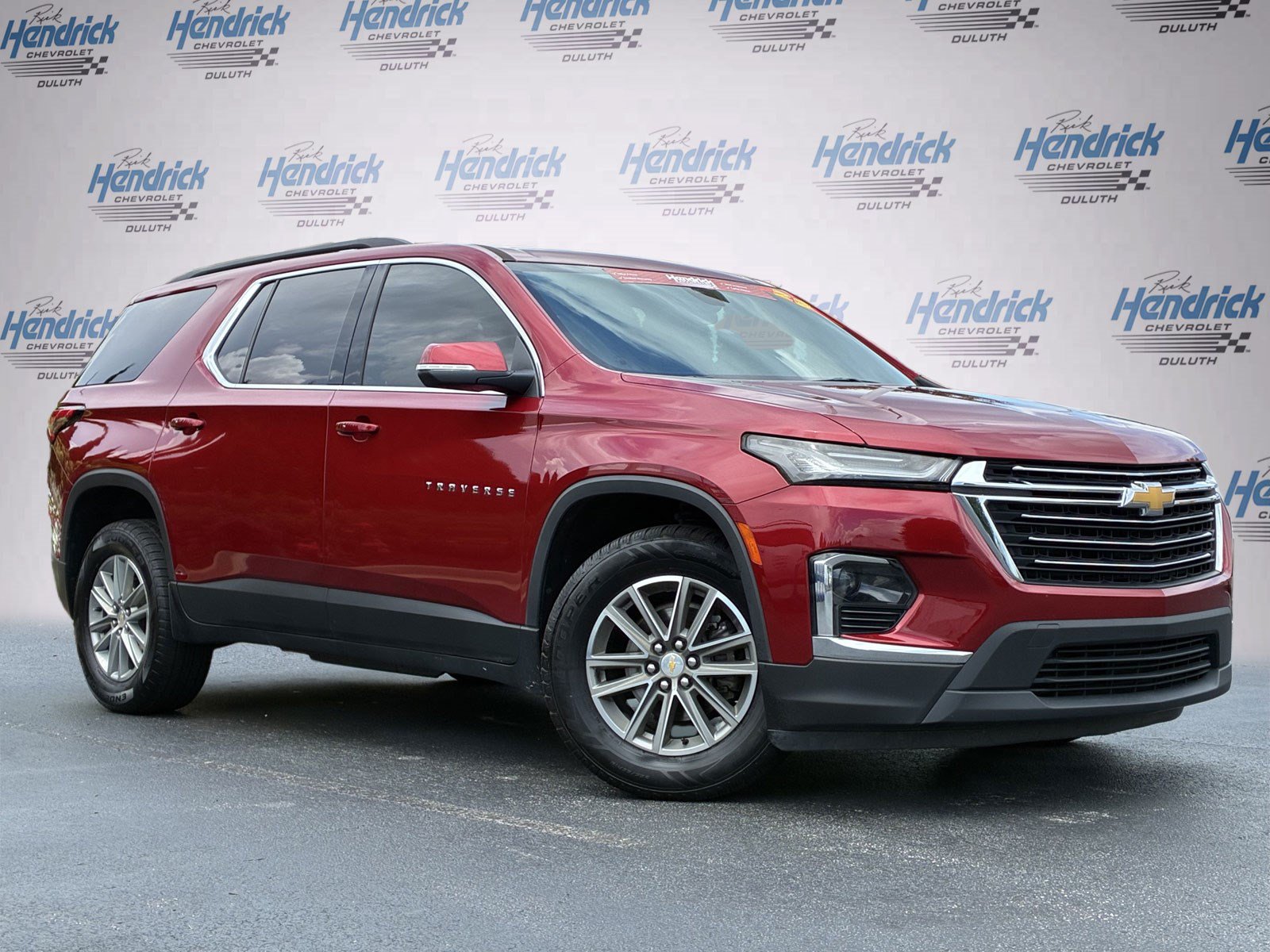 Used 2023 Chevrolet Traverse LT FWD video 2