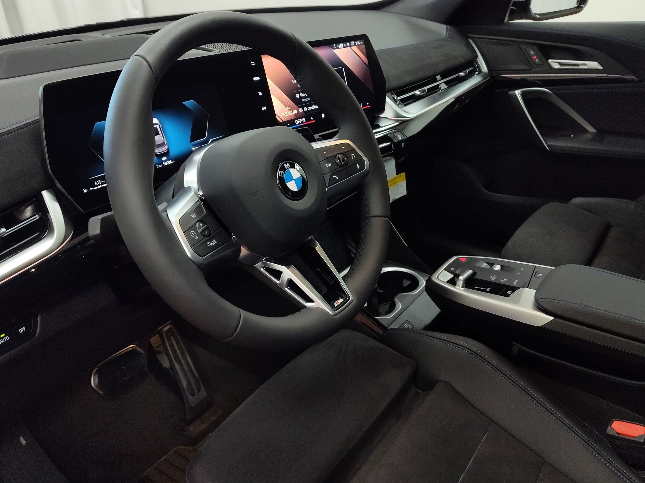 Used 2026 BMW X1 xDrive28i w/ Technology Package AWD/4WD image 4