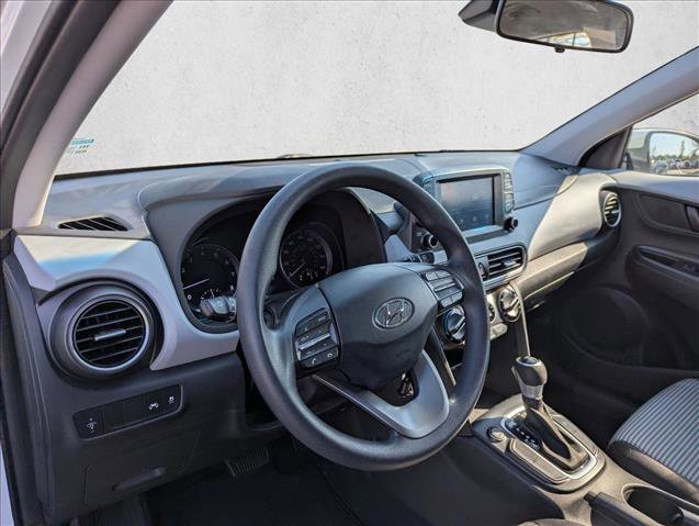 Used 2021 Hyundai Kona SE w/ Cargo Package image 12