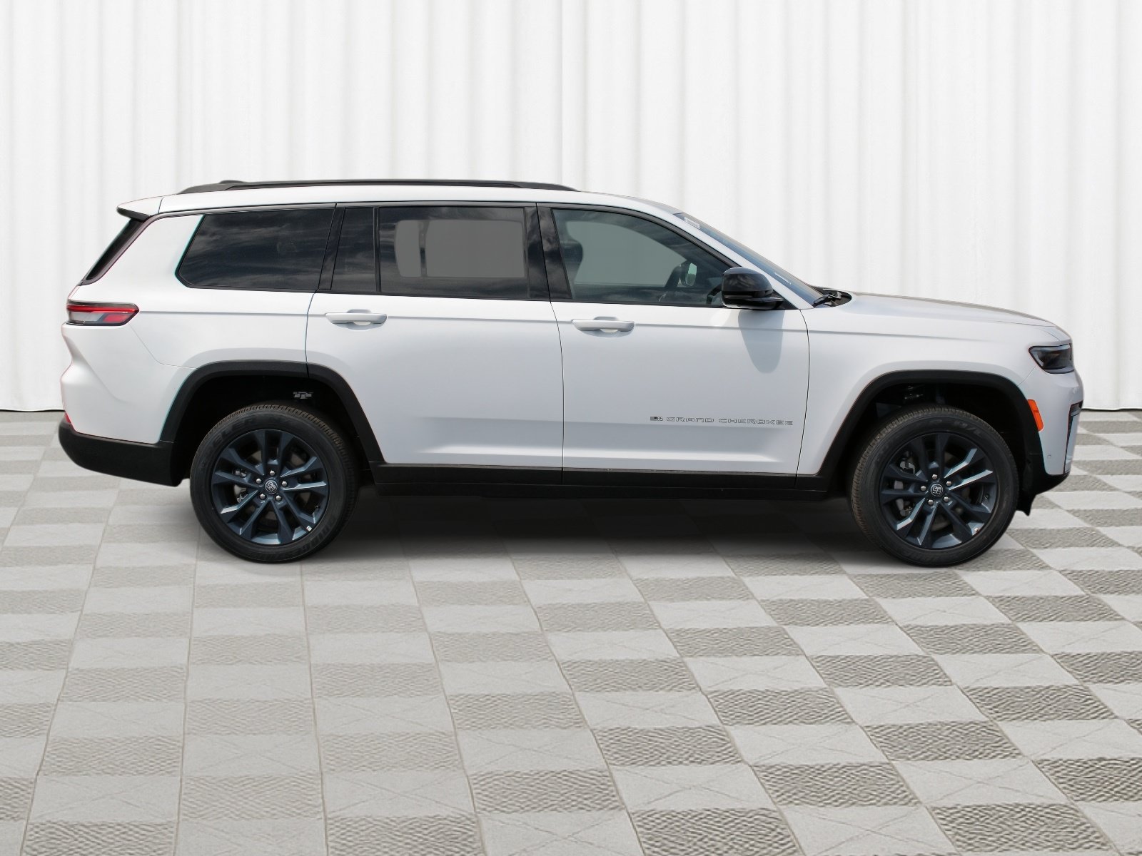 New 2026 Jeep Grand Cherokee L Limited AWD/4WD image 32