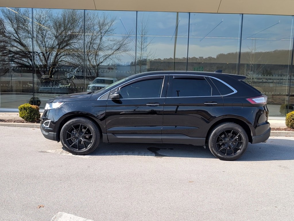 Used 2017 Ford Edge Titanium w/ Technology Package image 3