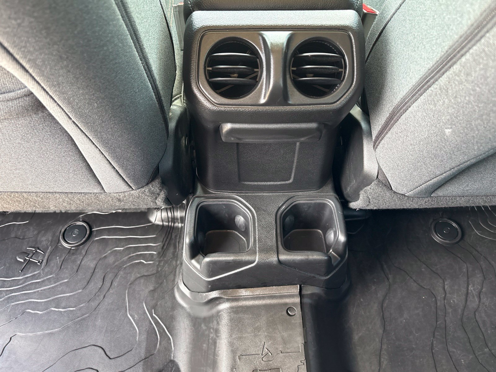 Used 2024 Jeep Wrangler Unlimited Sport AWD/4WD image 13