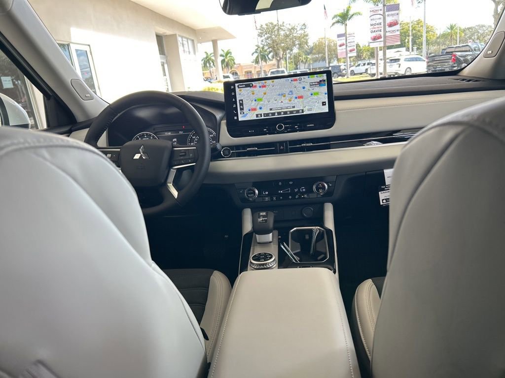 New 2026 Mitsubishi Outlander SE image 27