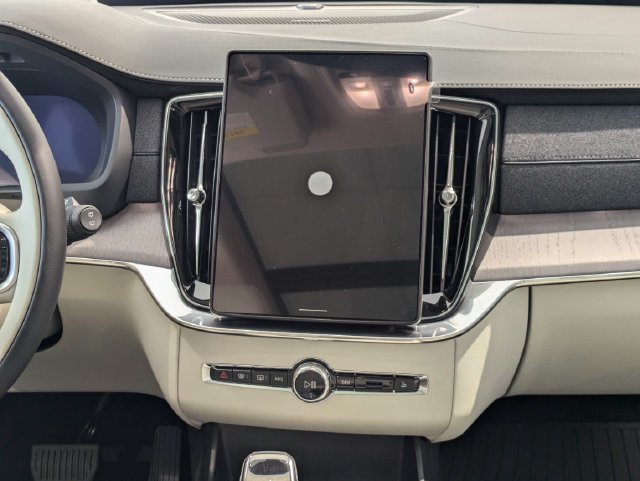 New 2027 Volvo XC90 B6 Ultra AWD/4WD image 15