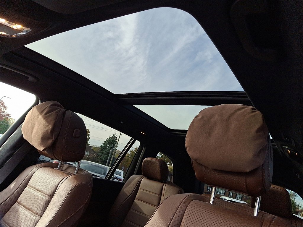 Used 2025 Mercedes-Benz GLS 580 GLS 580 image 14