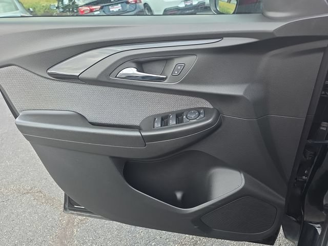 Used 2023 Chevrolet TrailBlazer LS FWD image 29