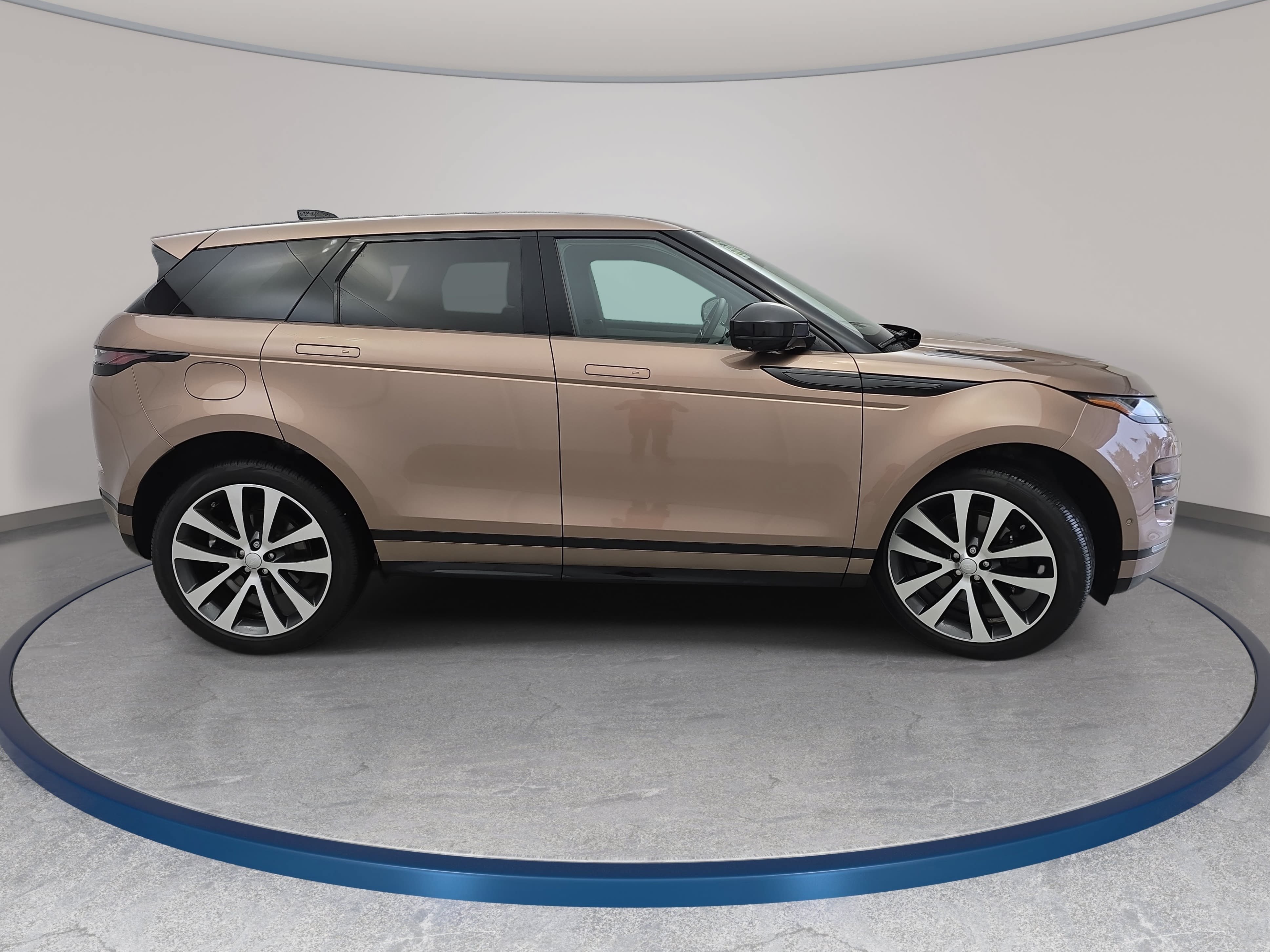 Certified 2026 Land Rover Range Rover Evoque Dynamic SE AWD/4WD image 4