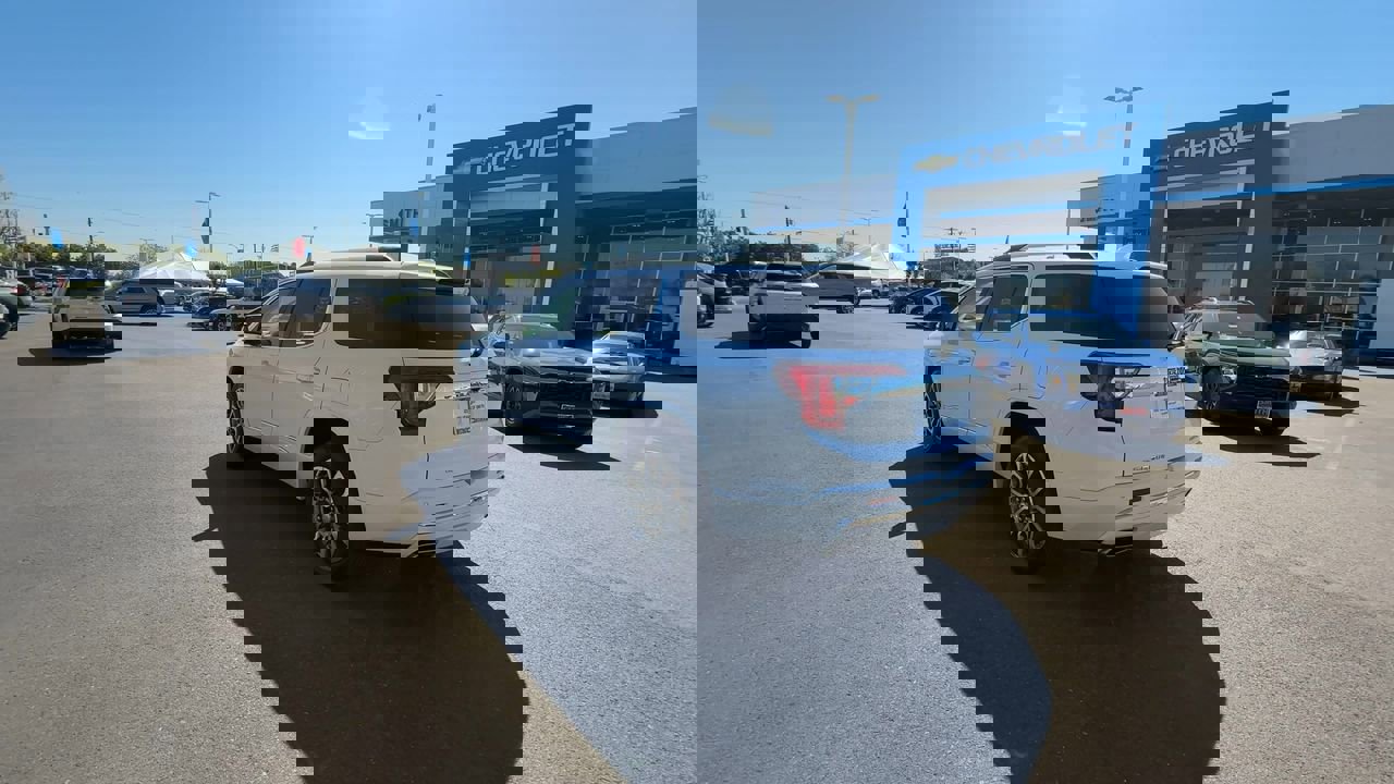 Used 2020 GMC Acadia Denali w/ Trailering Package image 5