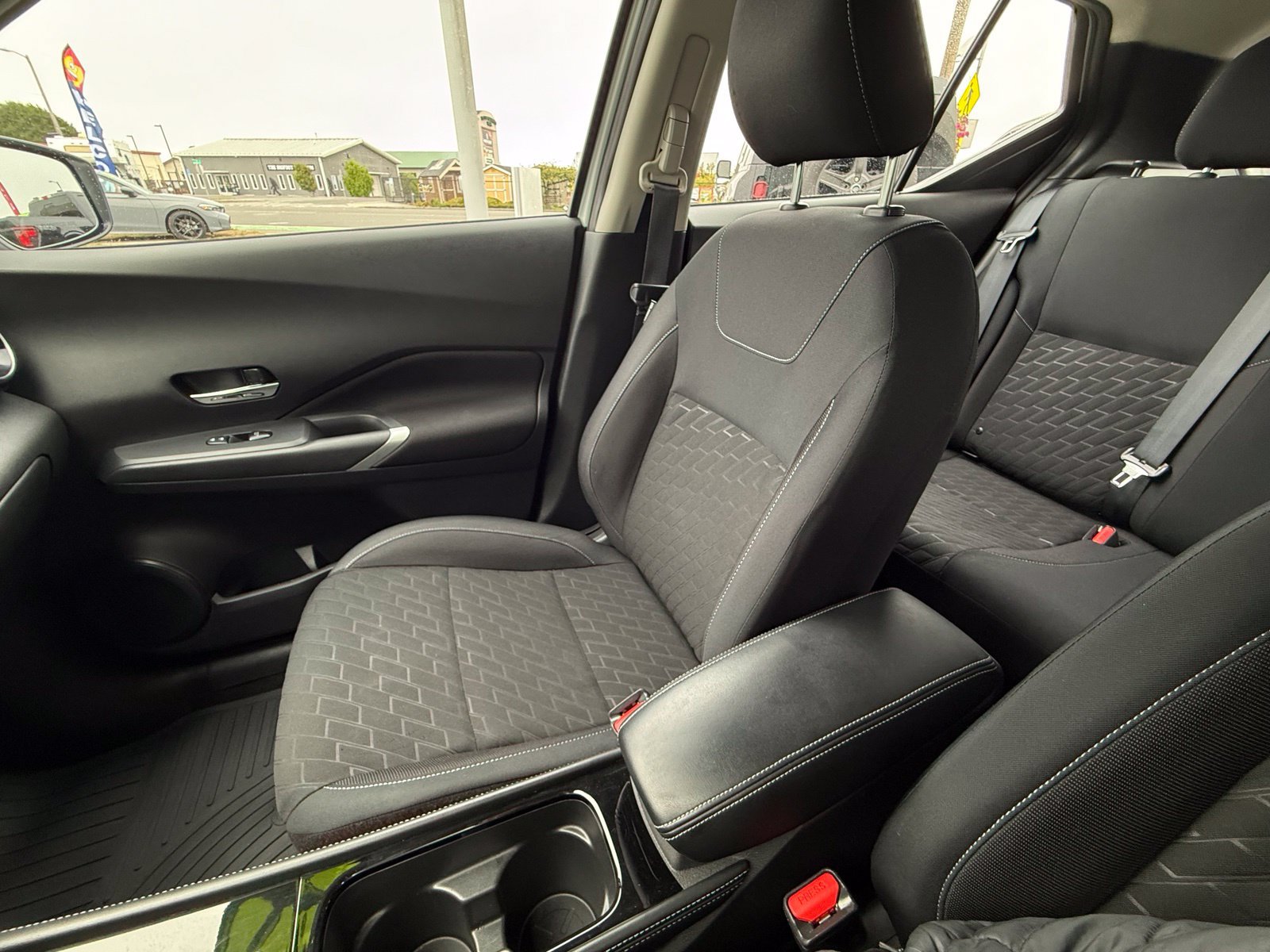 Used 2023 Nissan Kicks SV FWD image 23