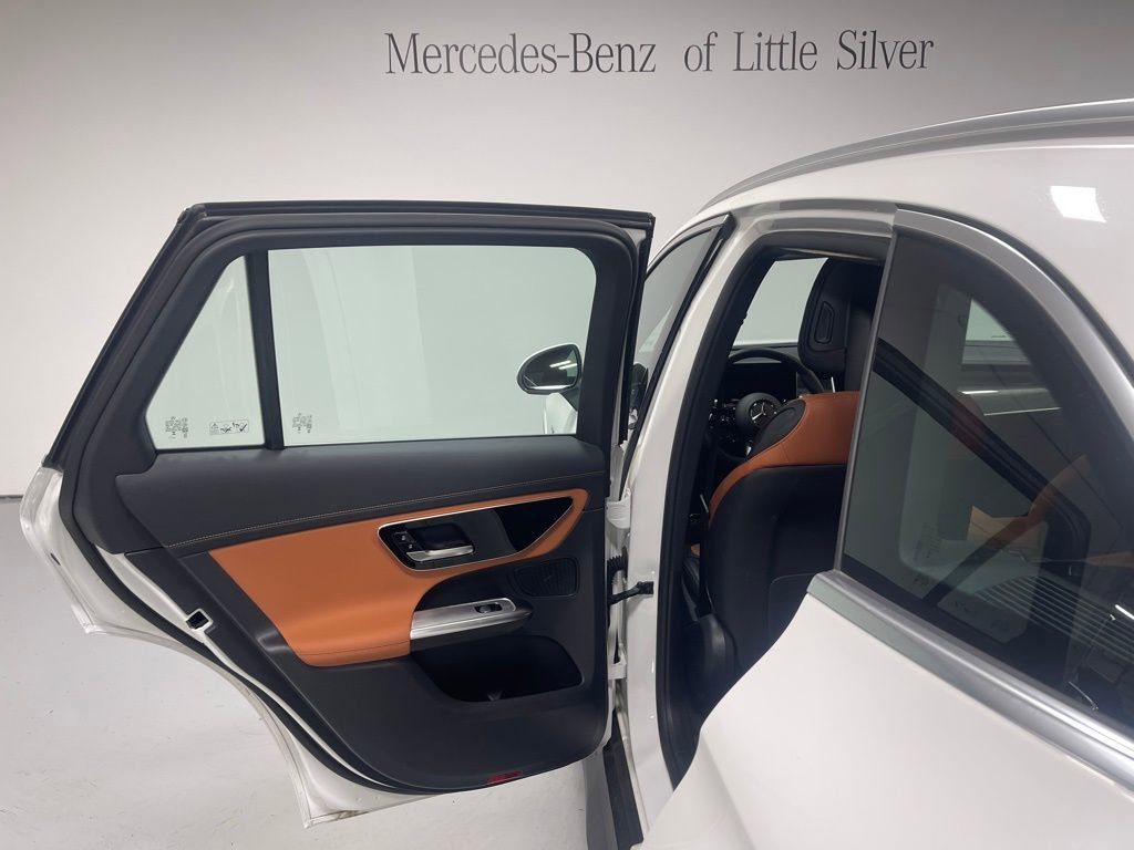 Used 2025 Mercedes-Benz GLC 43 AMG 4MATIC image 23