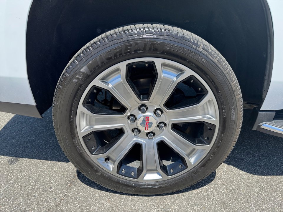 Used 2019 GMC Yukon Denali w/ Open Road Package AWD/4WD image 26