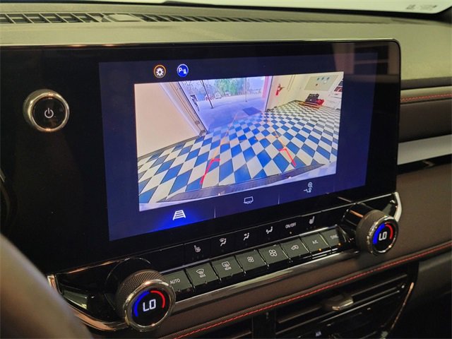 Used 2024 Chevrolet Colorado Z71 w/ Z71 Convenience Package 2 image 15