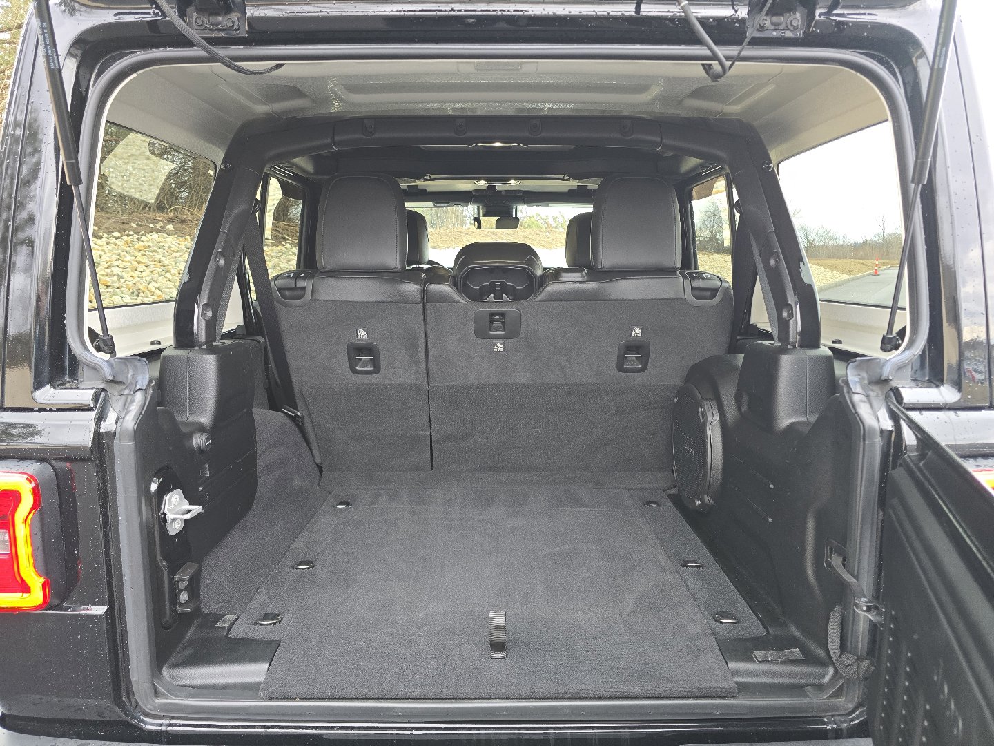 Used 2021 Jeep Wrangler Unlimited Sahara image 28