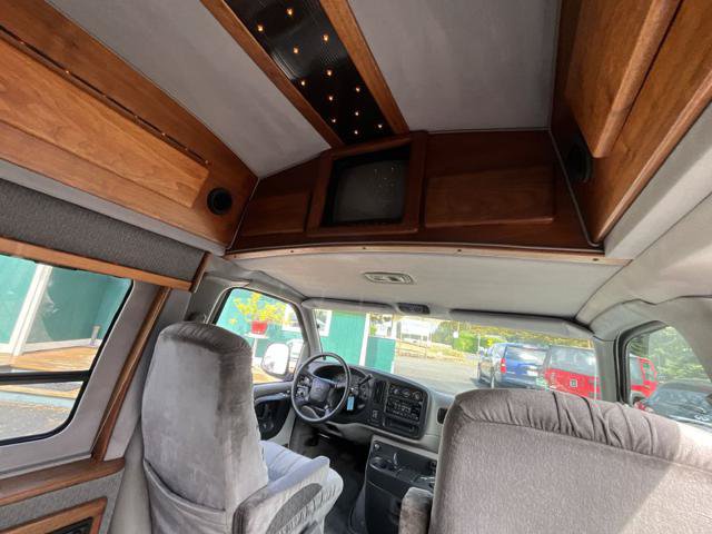 Used 1998 Chevrolet Express 1500 RWD image 16