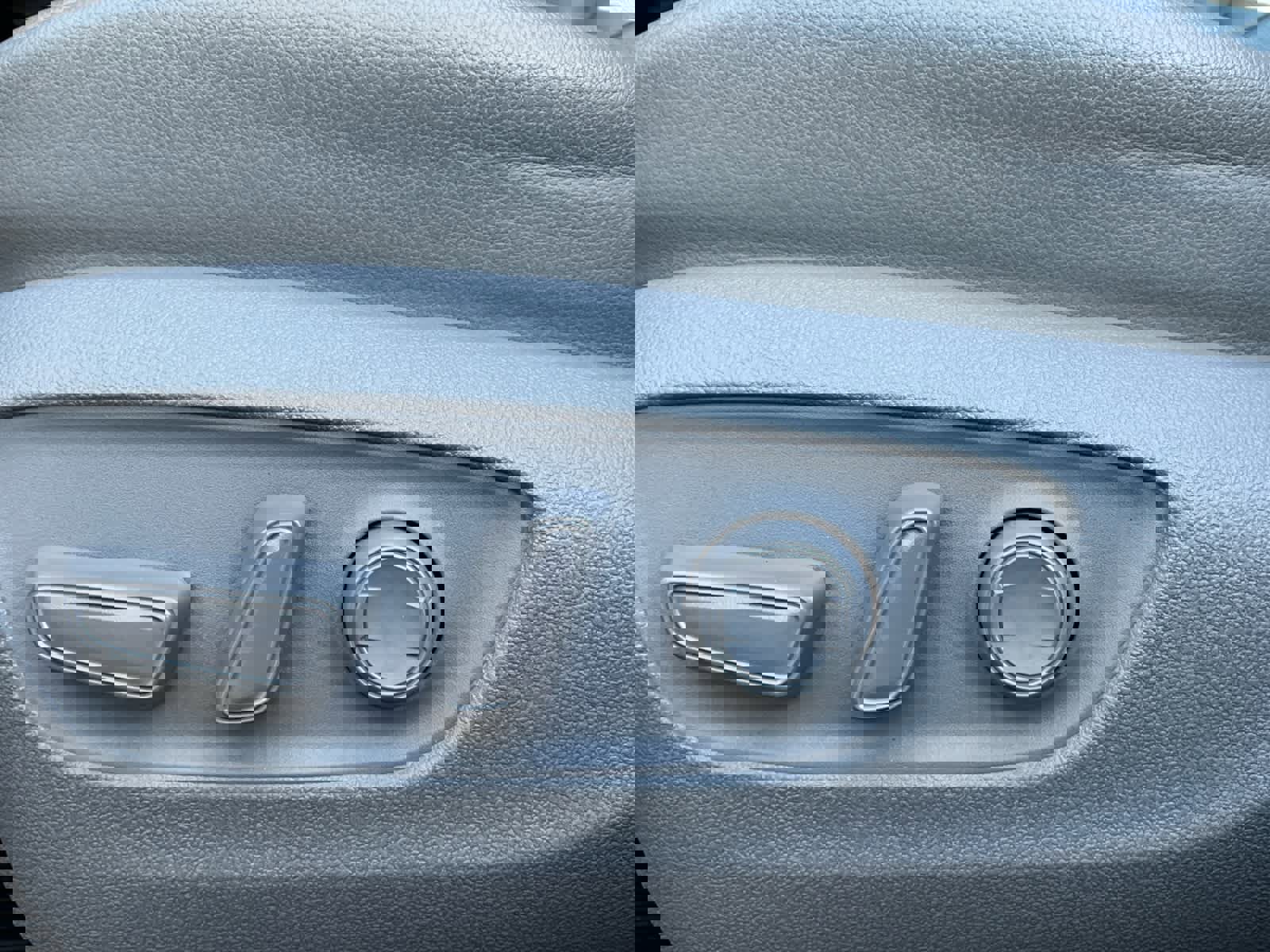 Used 2022 Toyota Highlander XLE image 25