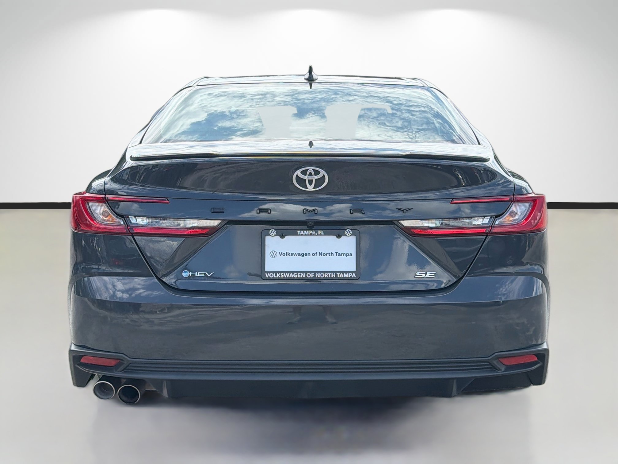 Used 2025 Toyota Camry SE FWD image 4