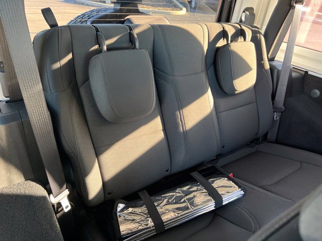 Used 2018 Jeep Wrangler Sport AWD/4WD image 34