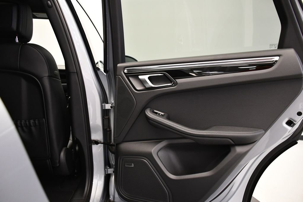 Certified 2026 Porsche Macan image 51