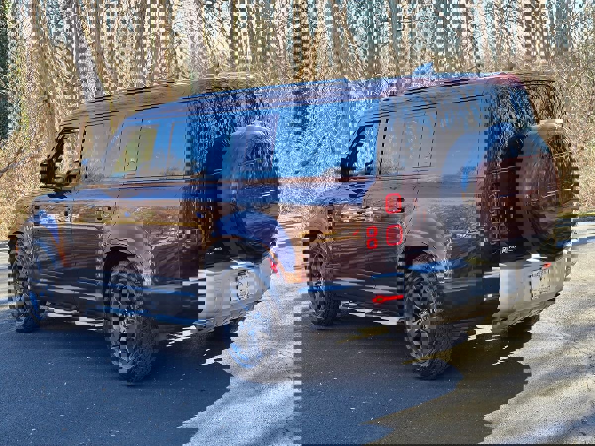 Used 2023 Land Rover Defender 130 S image 4