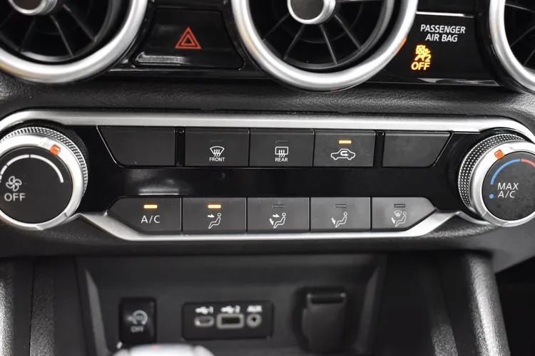 Used 2025 Nissan Sentra SV FWD image 32