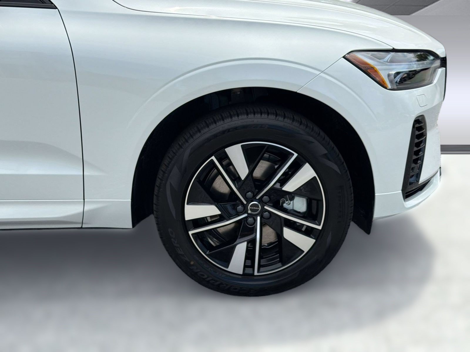 New 2026 Volvo XC60 T8 Core w/ Climate Package AWD/4WD image 13