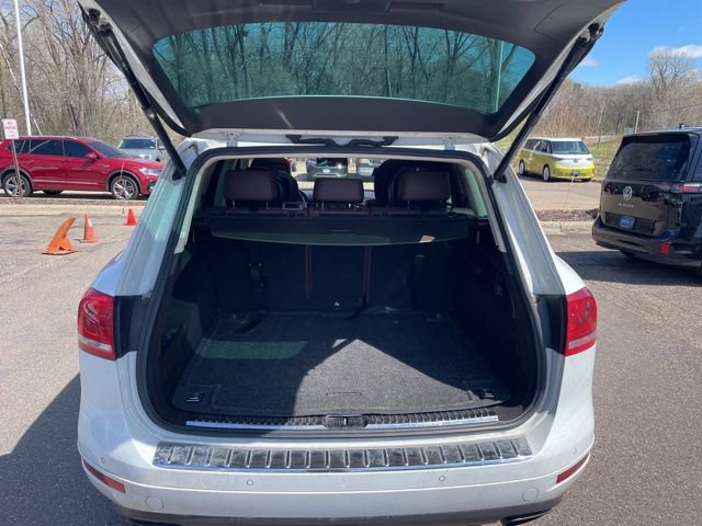 Used 2013 Volkswagen Touareg Executive image 12