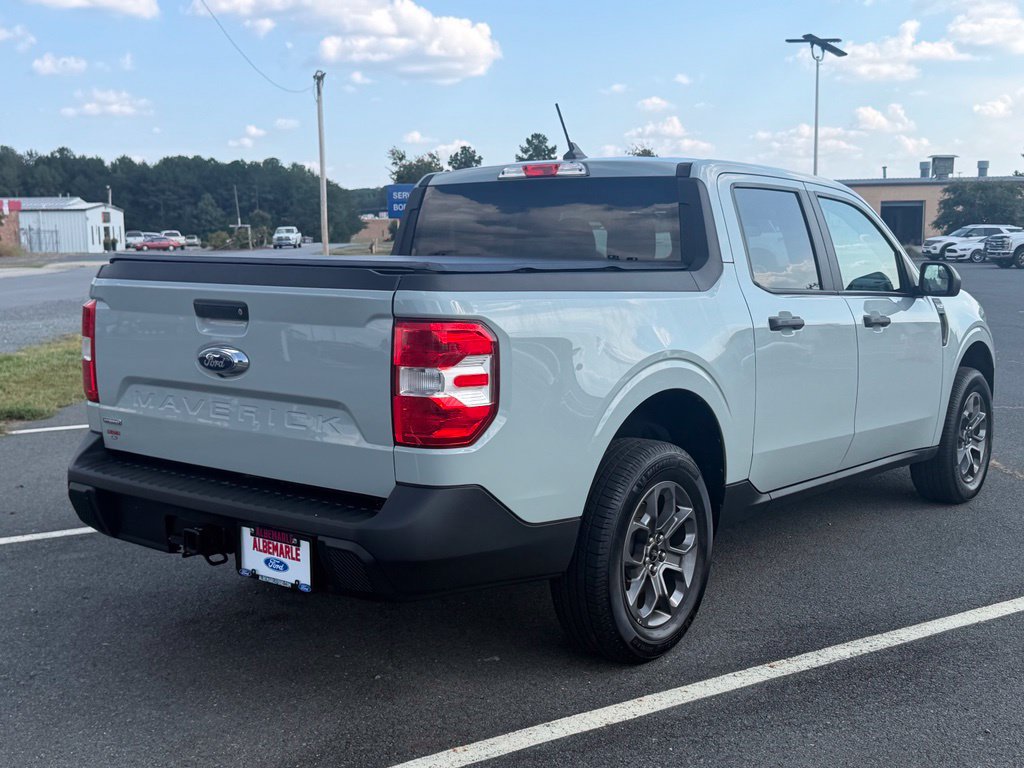 Used 2023 Ford Maverick XLT FWD image 3
