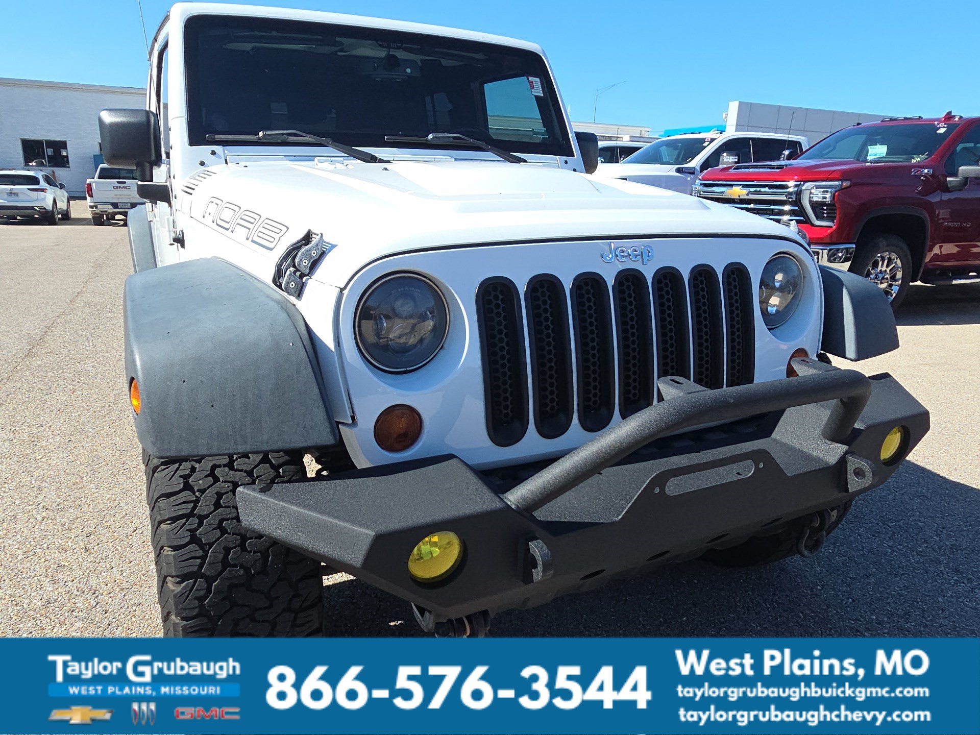 Used 2013 Jeep Wrangler Unlimited Sahara AWD/4WD image 11