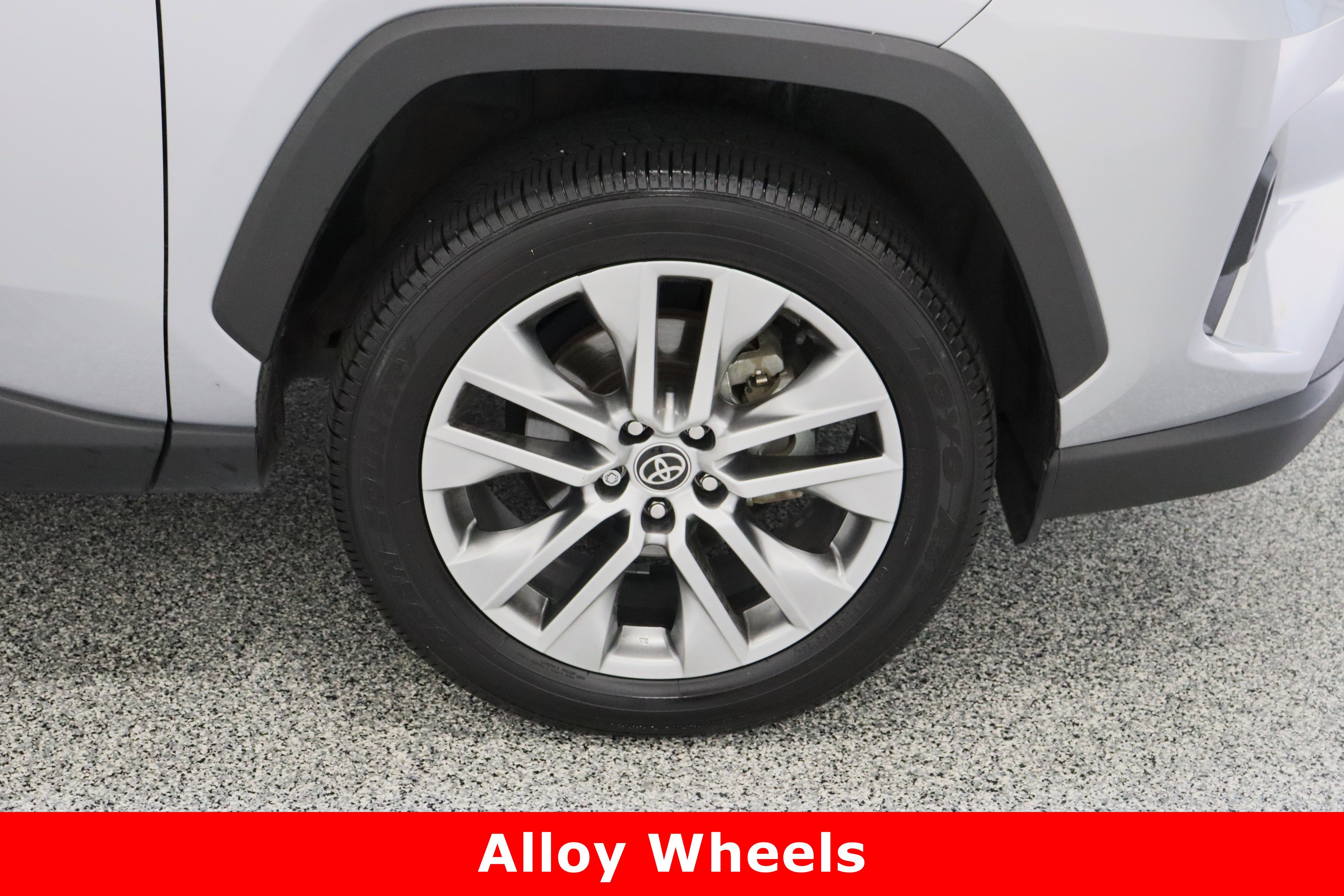 Certified 2022 Toyota RAV4 Limited FWD image 5