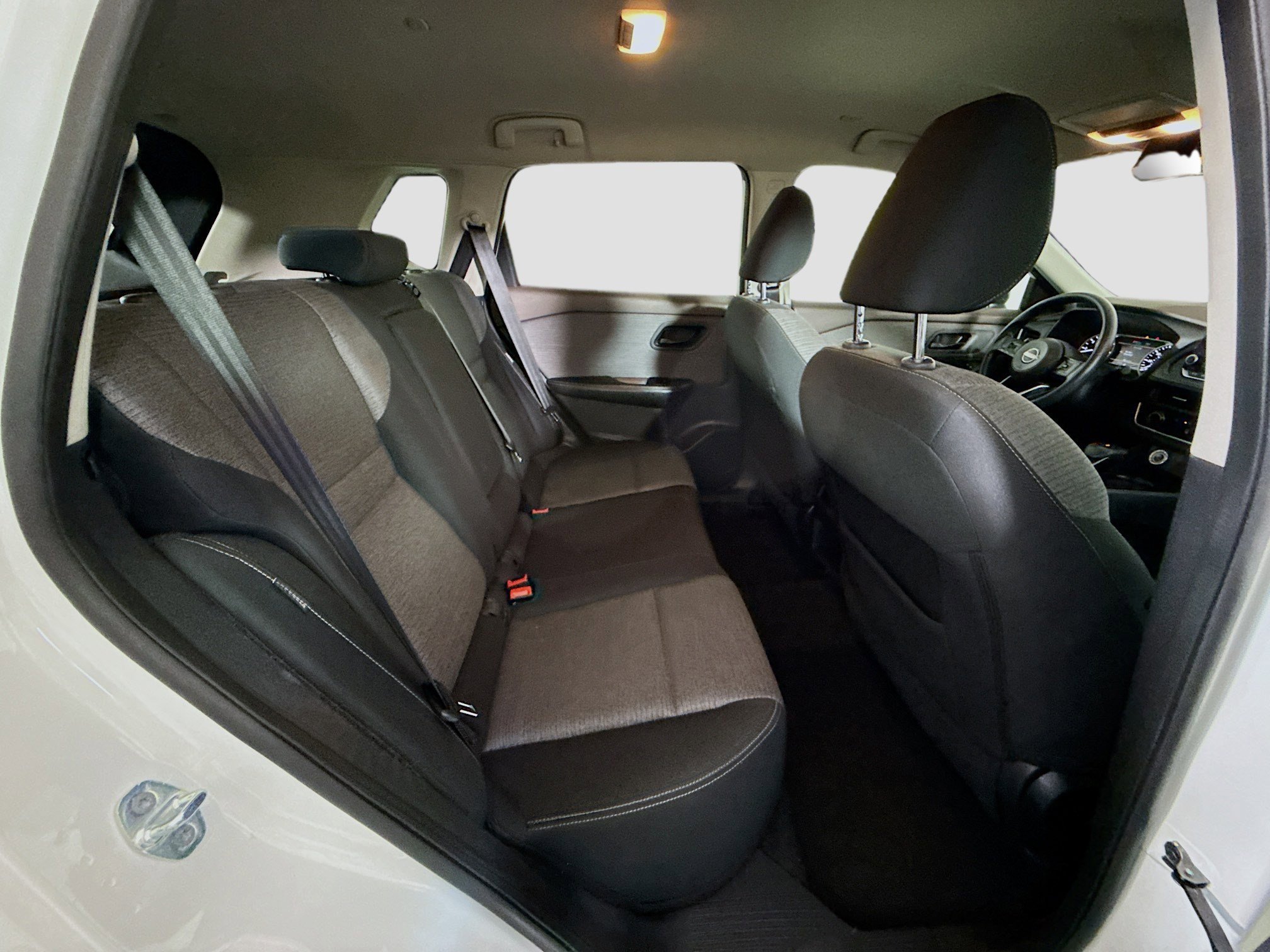 Used 2022 Nissan Rogue S image 27