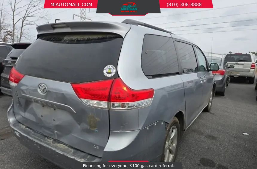 Used 2011 Toyota Sienna LE FWD image 6