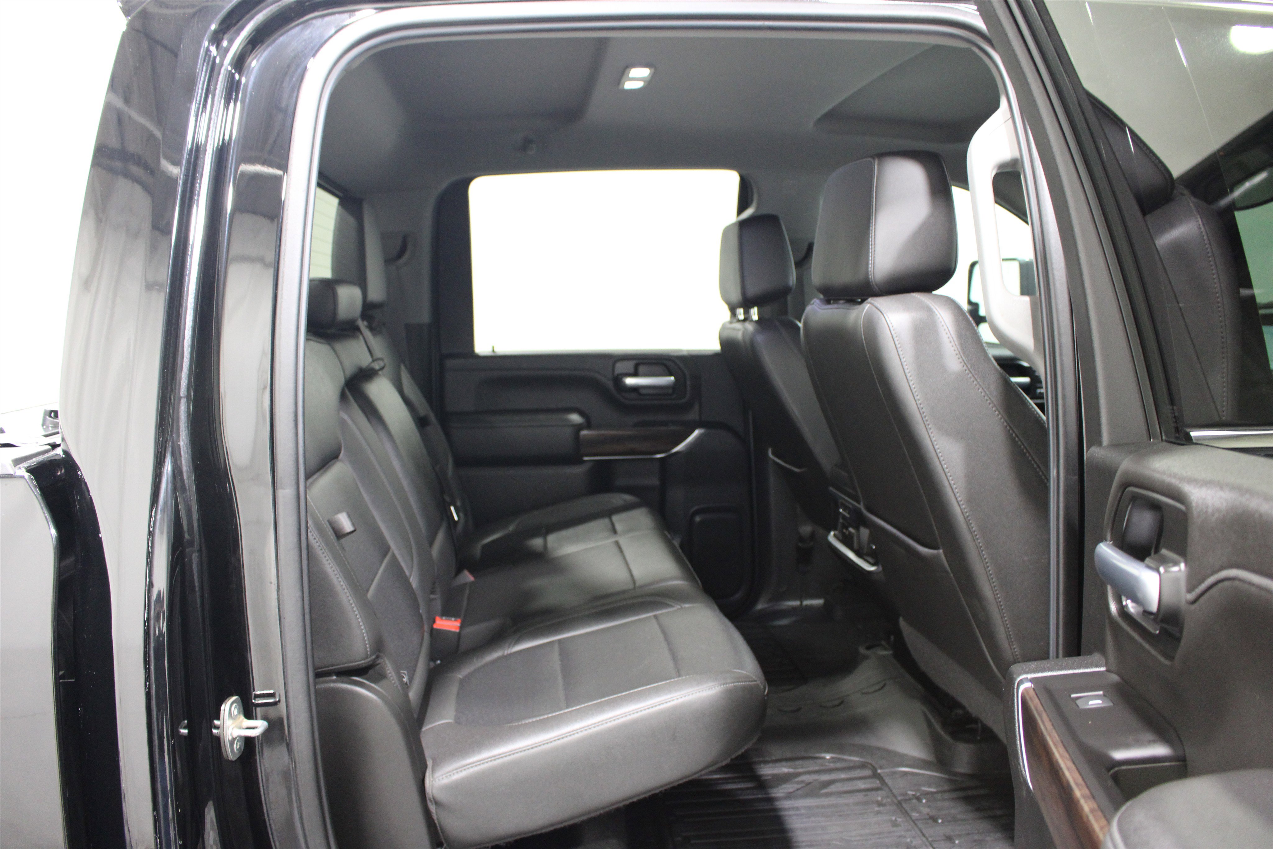 Used 2021 GMC Sierra 2500 SLT w/ SLT Preferred Package AWD/4WD image 23