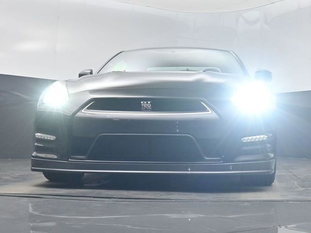 Used 2012 Nissan GT-R Premium image 31