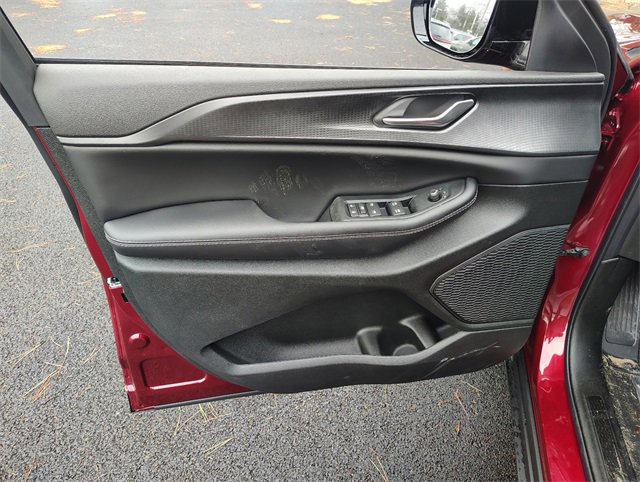 New 2025 Jeep Grand Cherokee Altitude w/ Trailer Tow Package image 11