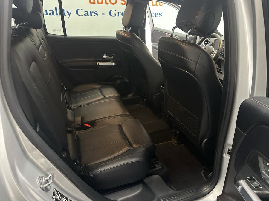 Used 2020 Mercedes-Benz GLB 250 4MATIC w/ Premium Package image 14