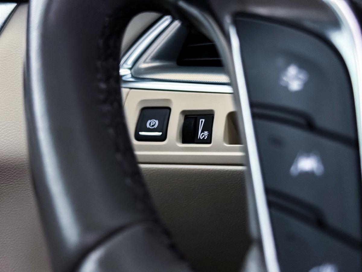 Used 2022 Cadillac XT5 Premium Luxury image 42