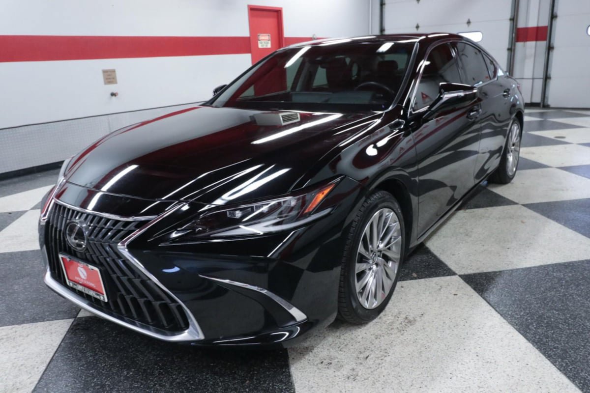 Used 2022 Lexus ES 350 Ultra Luxury w/ Accessory Package 2 FWD image 5