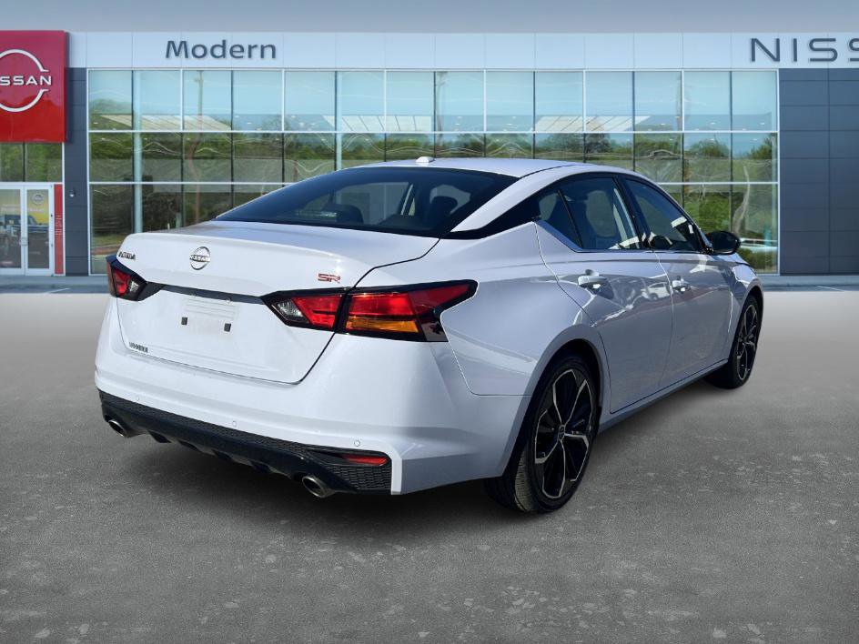 Certified 2024 Nissan Altima 2.5 SR image 5