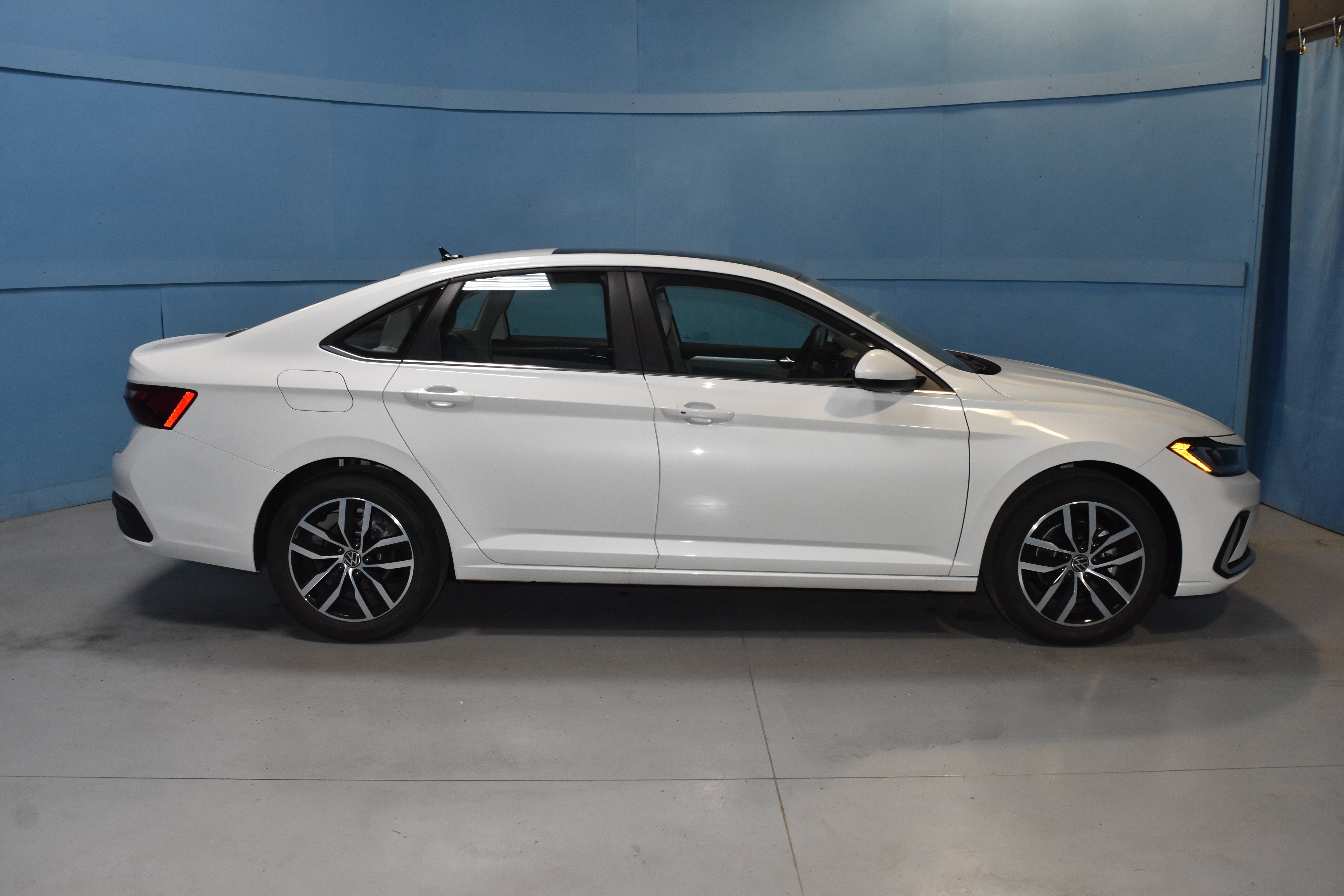 New 2026 Volkswagen Jetta SE FWD image 19