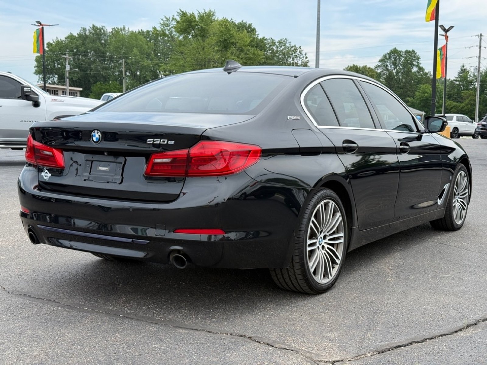 Used 2019 BMW 530e xDrive w/ Convenience Package AWD/4WD image 8