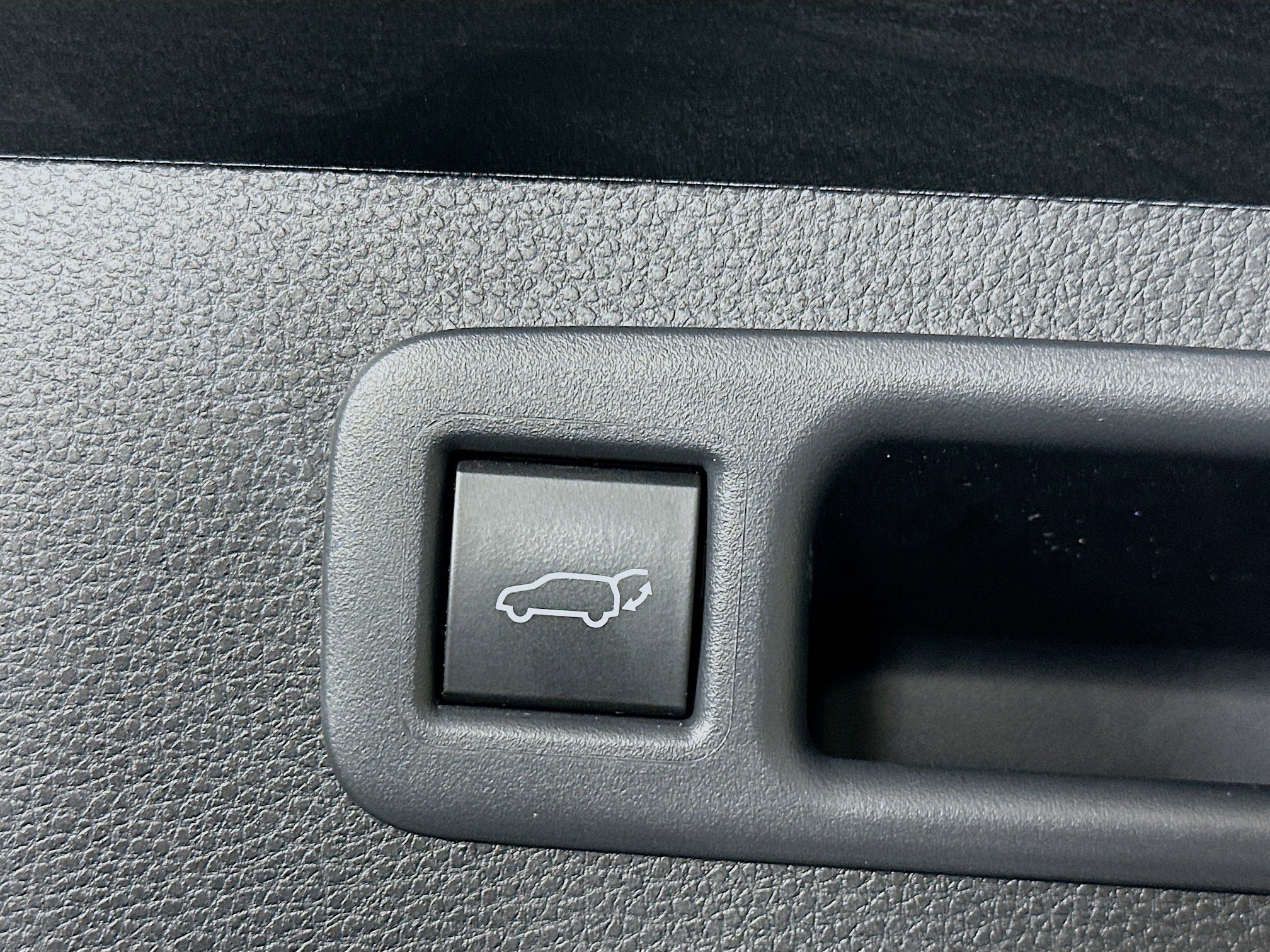 Used 2024 Toyota Highlander LE image 30