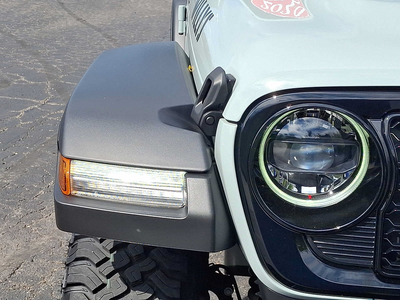 Used 2024 Jeep Wrangler Sport AWD/4WD image 9