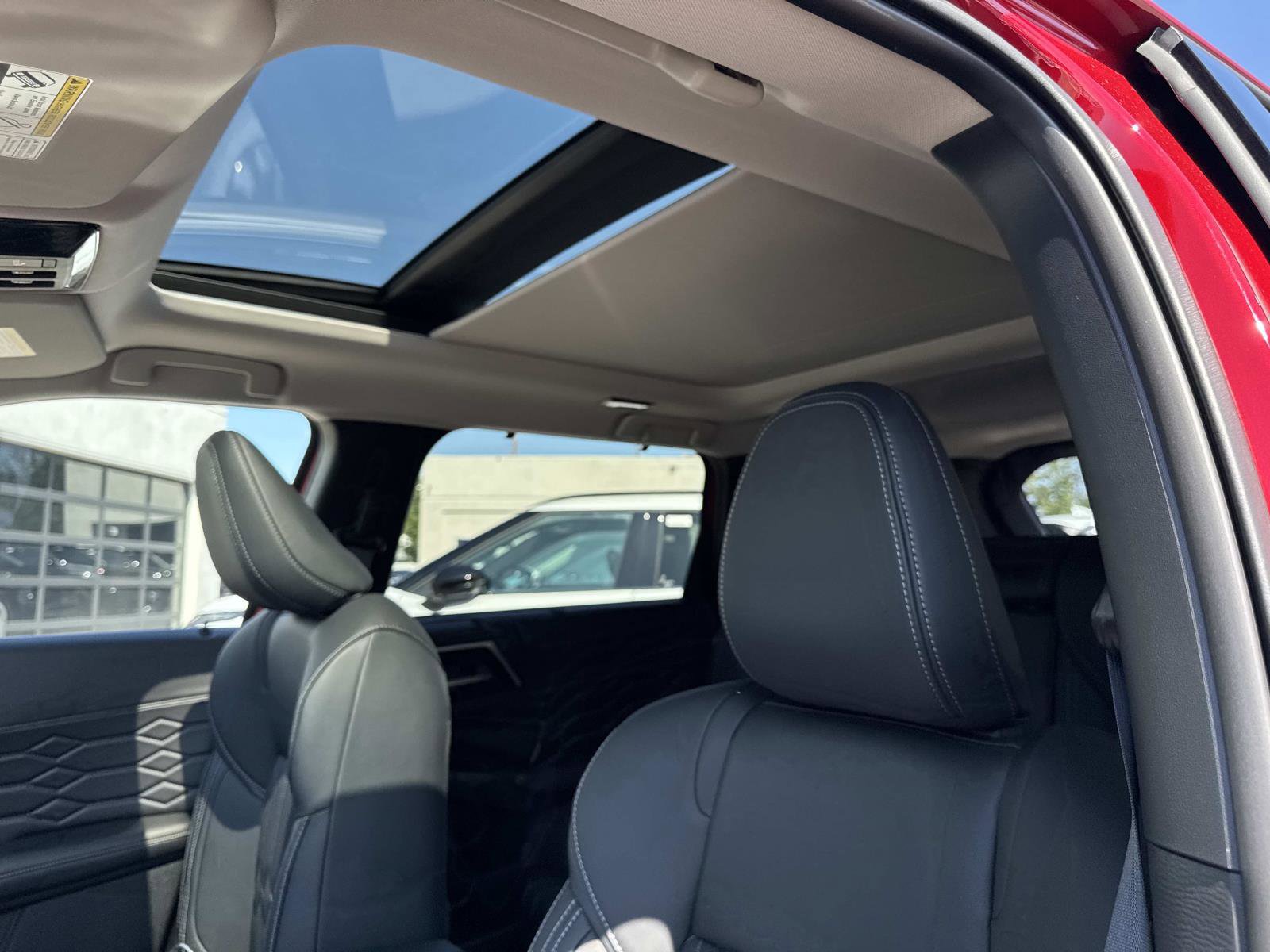 New 2025 Mitsubishi Outlander SEL image 17