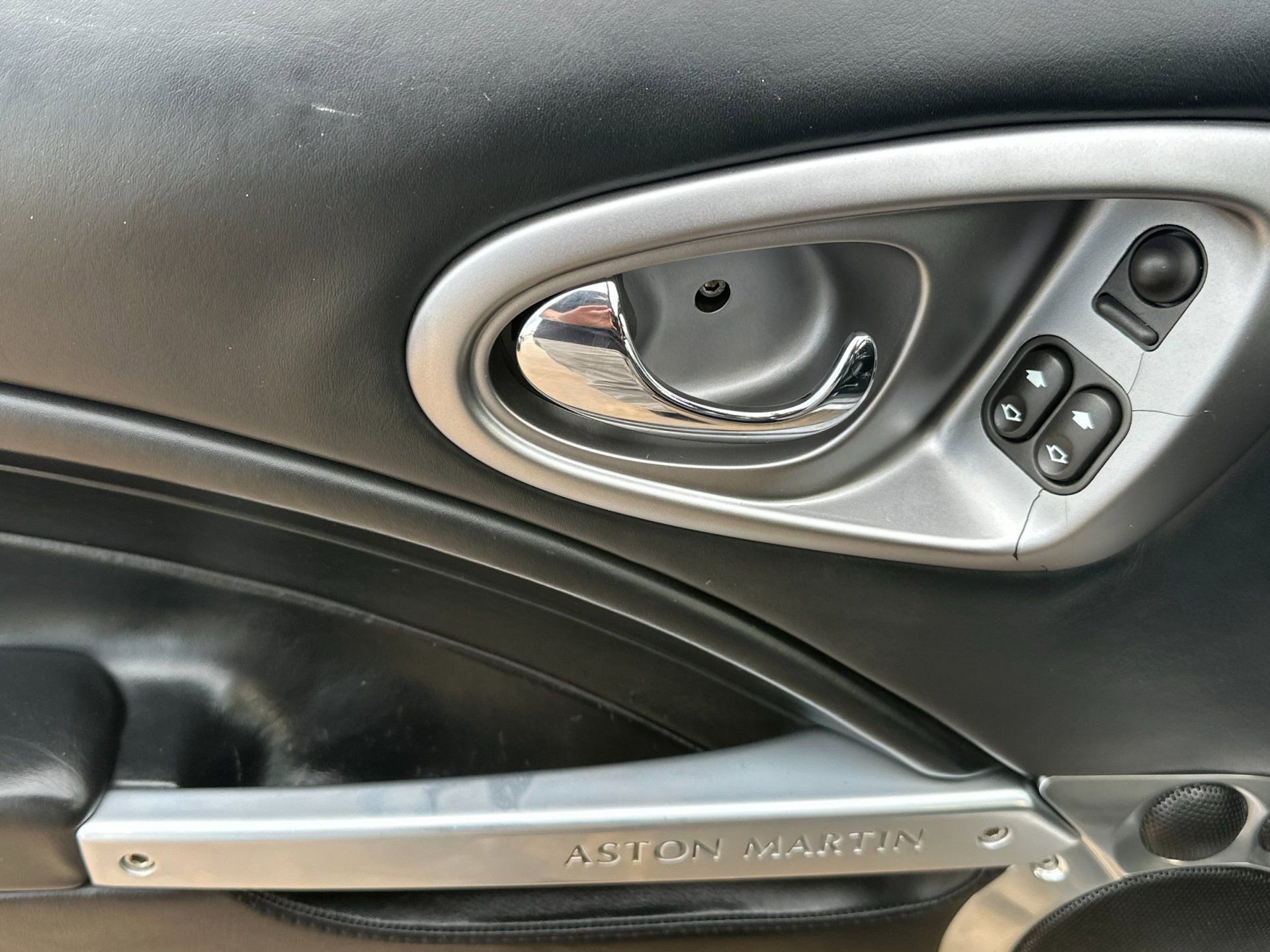 Used 2005 Aston Martin Vanquish S image 13