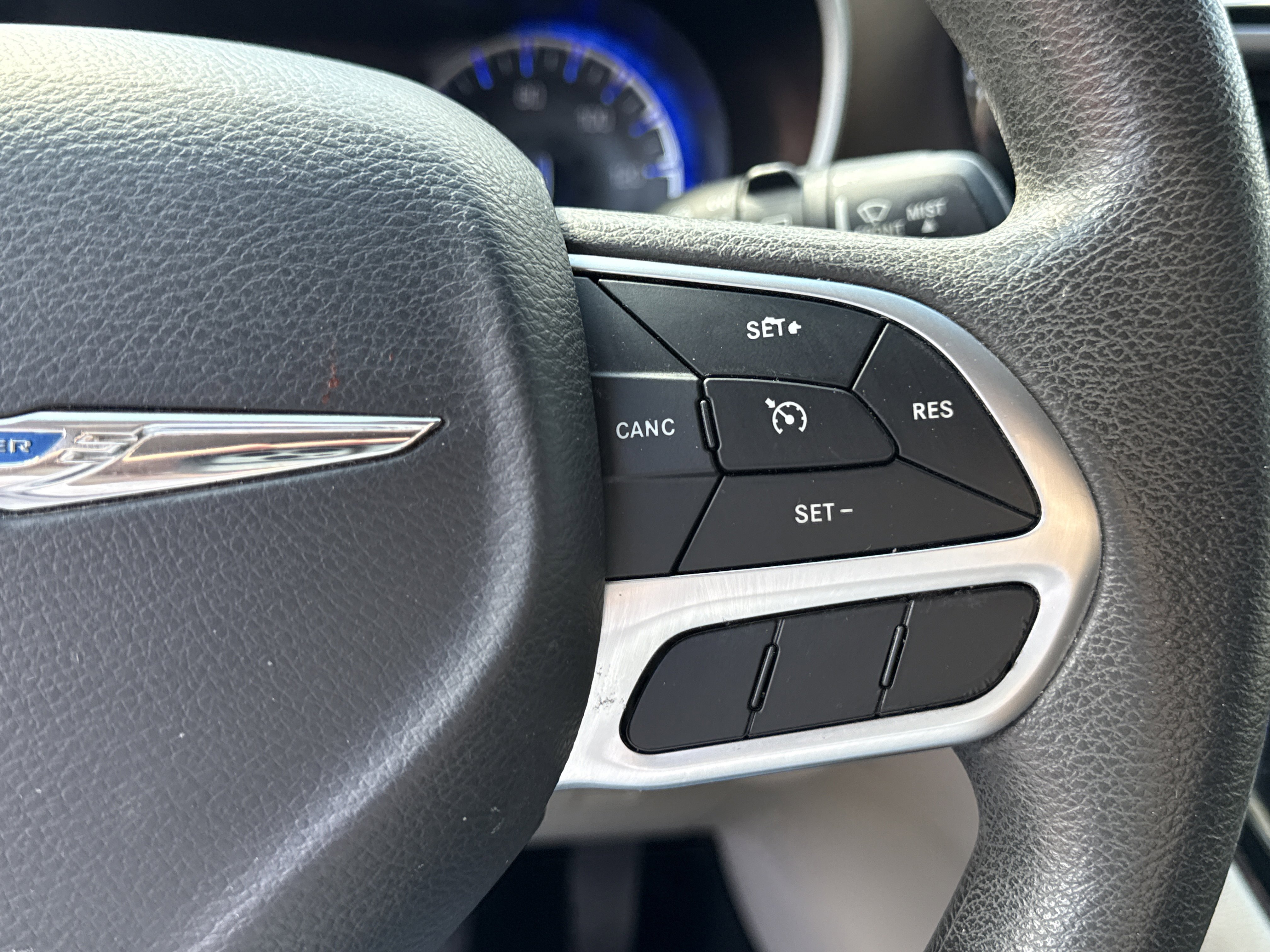 Used 2018 Chrysler Pacifica Touring Plus w/ Tire & Wheel Group image 13